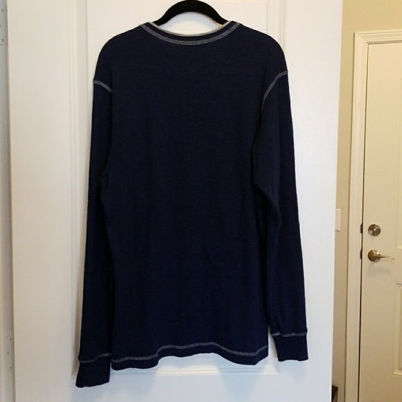 V-Neck never worn sweater. Roundtree and York - Picture 3 of 3